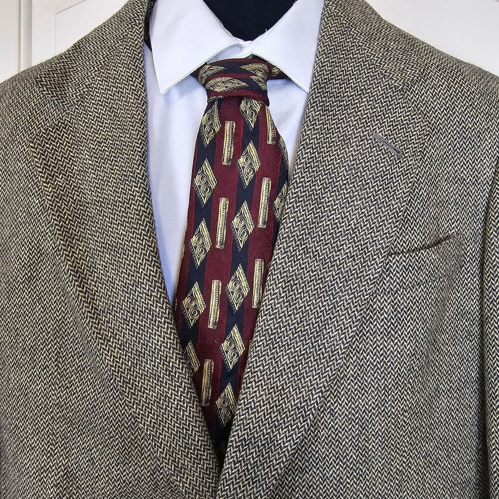 VNT Bugatti 100% Italian Silk Tie Geometric Design